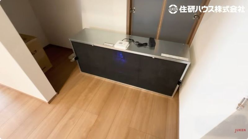 ウトナイ南モデルハウスの全館空調の機器。エアコン1台で家中の温度を一定に保つ